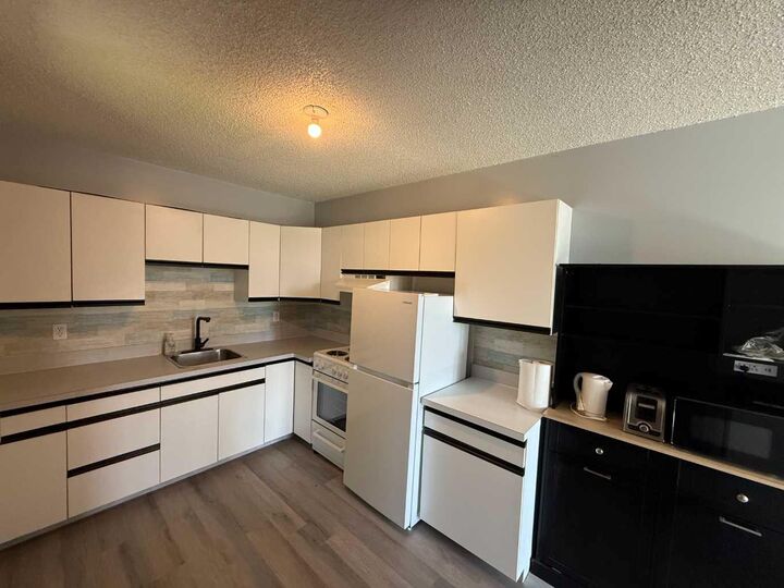 Property Photo: 10816 107 Avenue AB T0H 1L0