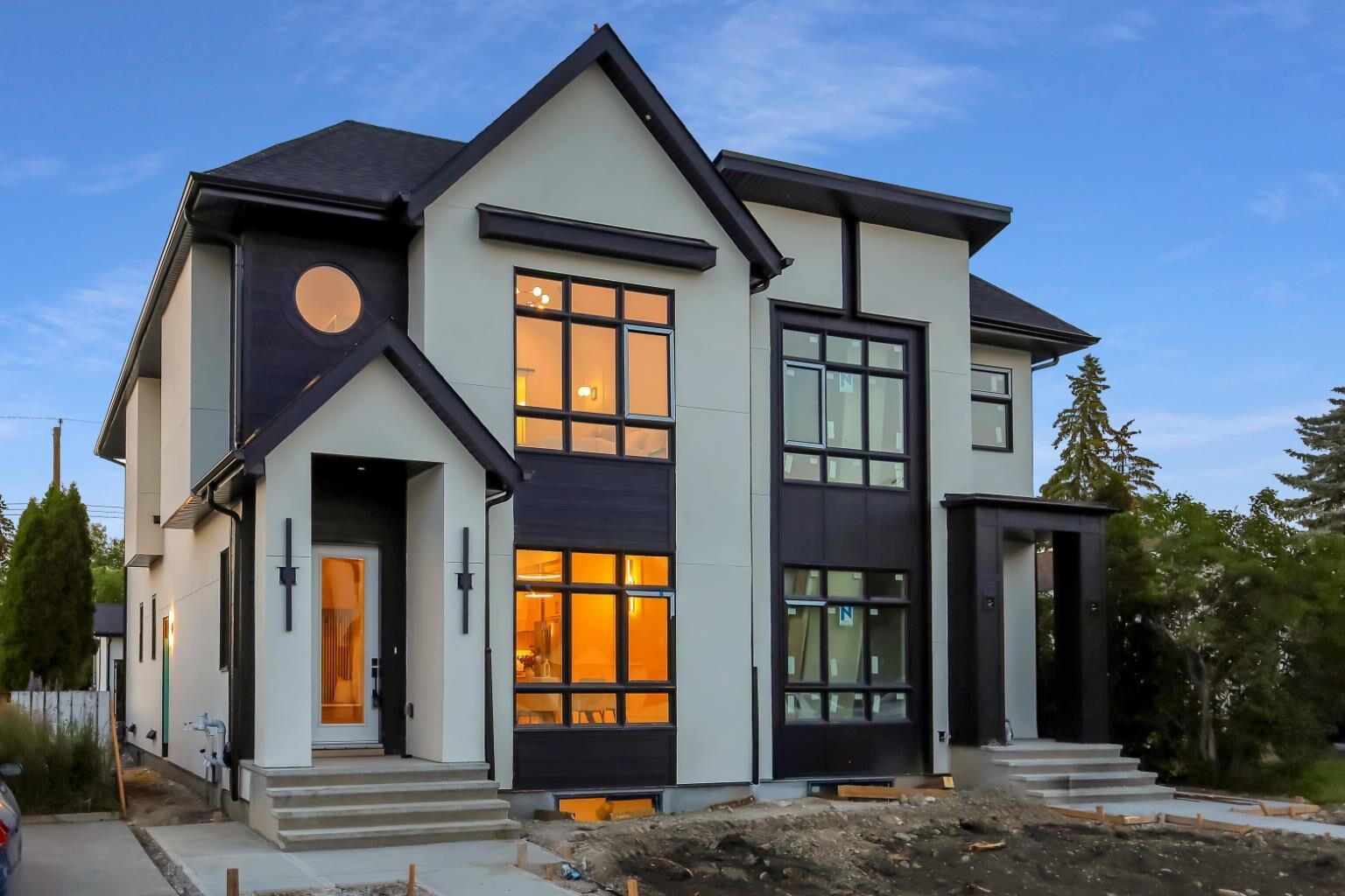 Property Photo: 6428 33 Avenue NW AB T3B 1L1