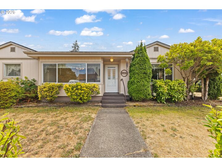 Property Photo: 1095 W 11th St OR 97423