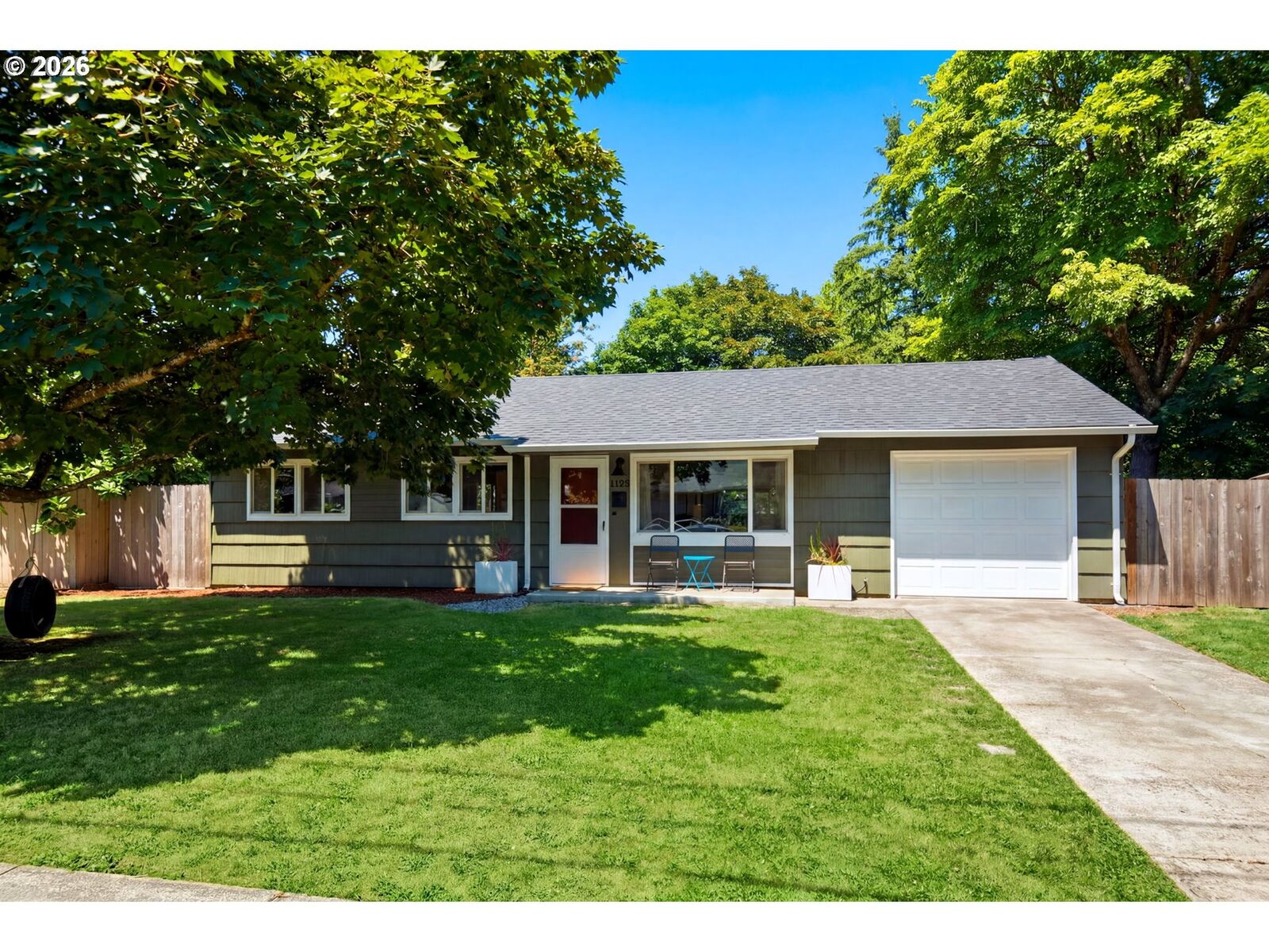 Property Photo: 11555 SW 11th St OR 97005