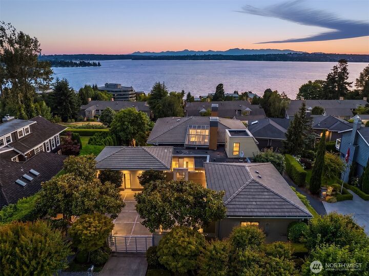 Property Photo: 5511 104th Avenue NE WA 98033