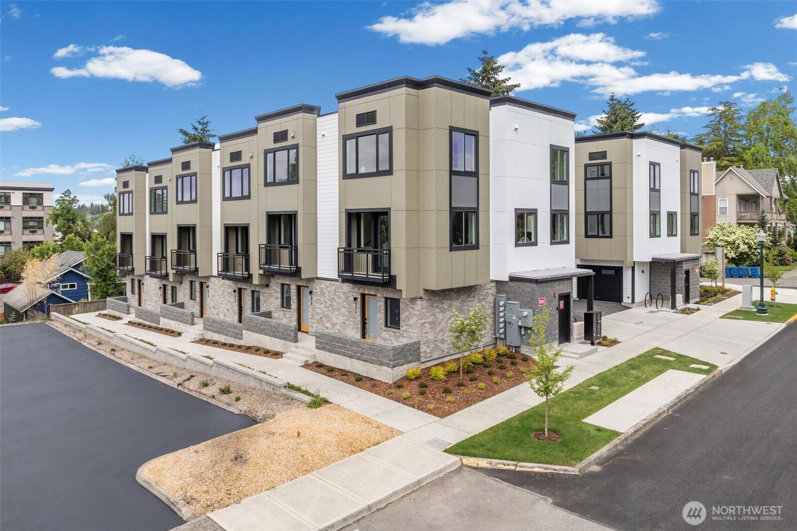 Property Photo: 530 13th Avenue SE 106 WA 98501