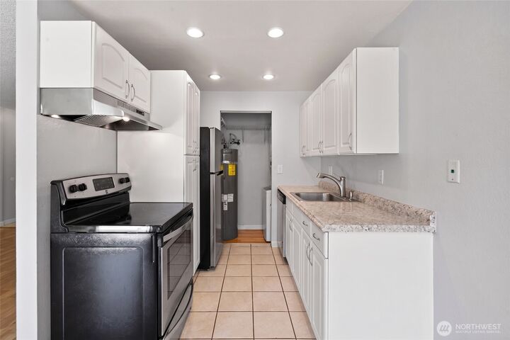 Property Photo: 2020 Grant Avenue S C103 WA 98055