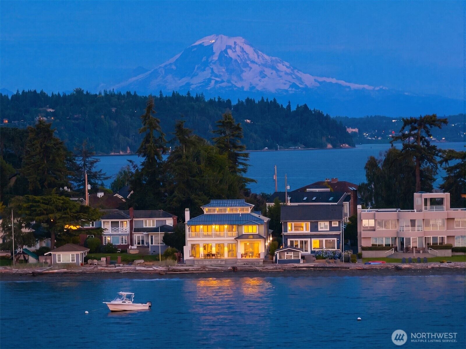 Property Photo: 7 SW Three Tree Point Lane WA 98166