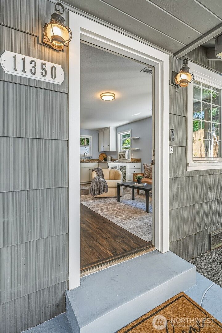 Property Photo:  11350  28th Avenue NE  WA 98125 