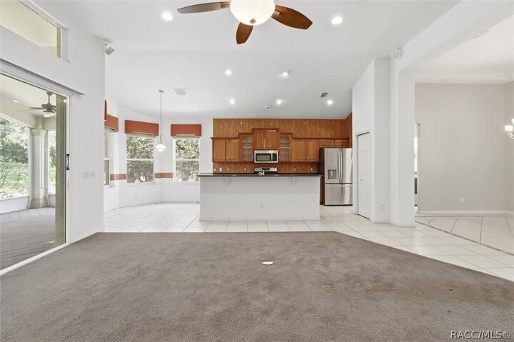 Property Photo: 1683 N Shadowview Path FL 34442