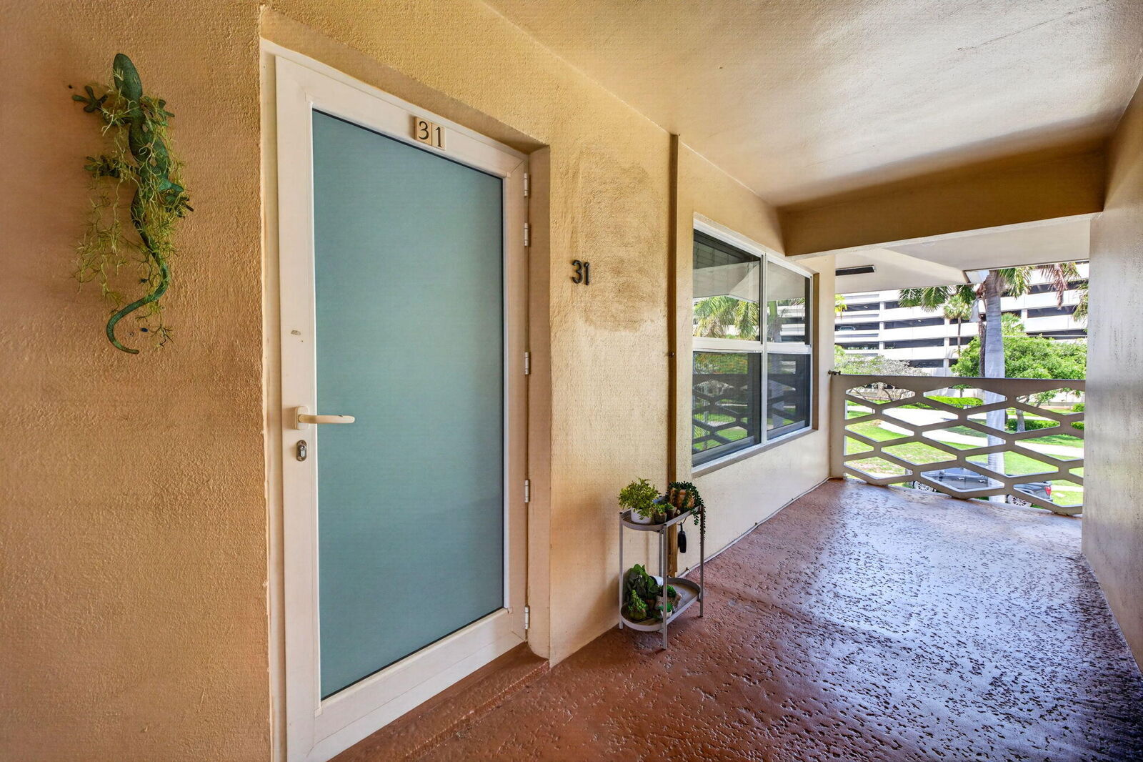 Property Photo:  4836 NE 23rd Avenue 31  FL 33308 
