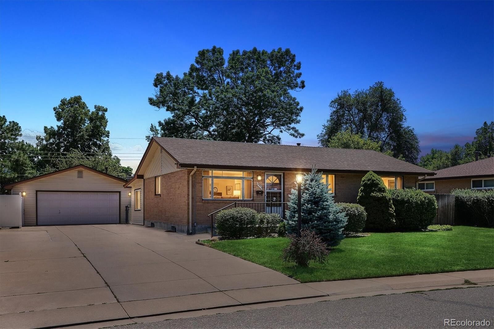 Property Photo: 2922 W Layton Avenue CO 80110