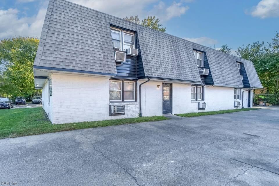 Property Photo:  519 Ashlawn Dr 6  VA 23505 