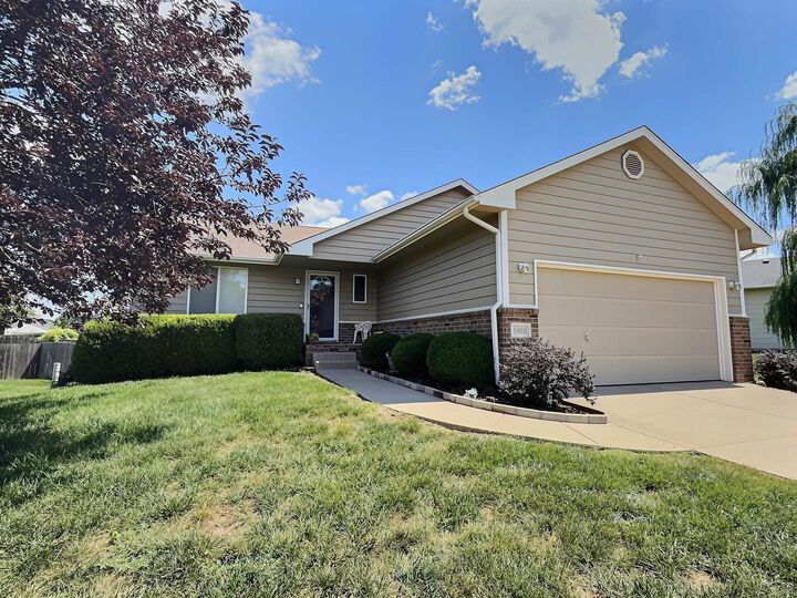 Property Photo:  1422 E Prairie Hill  KS 67219 
