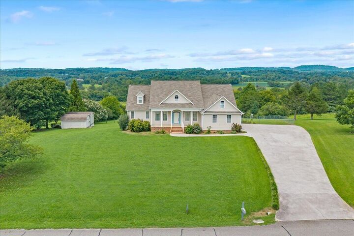 Property Photo:  125 County Road 429  TN 37329 