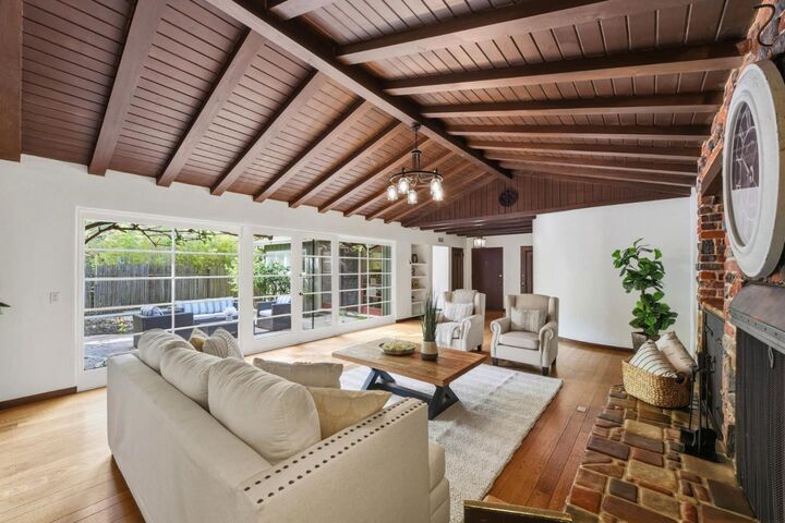 Property Photo: 1665 Middlefield Road CA 94301