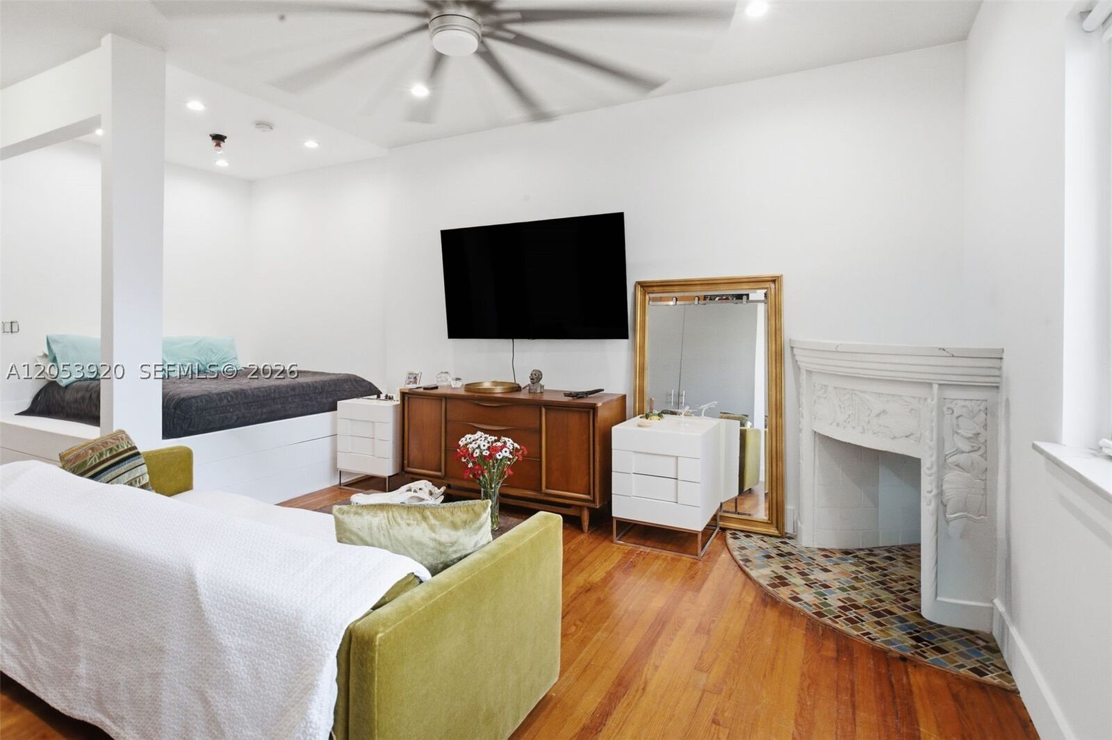 Property Photo:  750 Espanola Way 5  FL 33139 