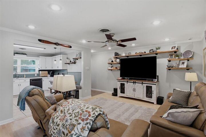 Property Photo: 4705 Desoto Street LA 70607