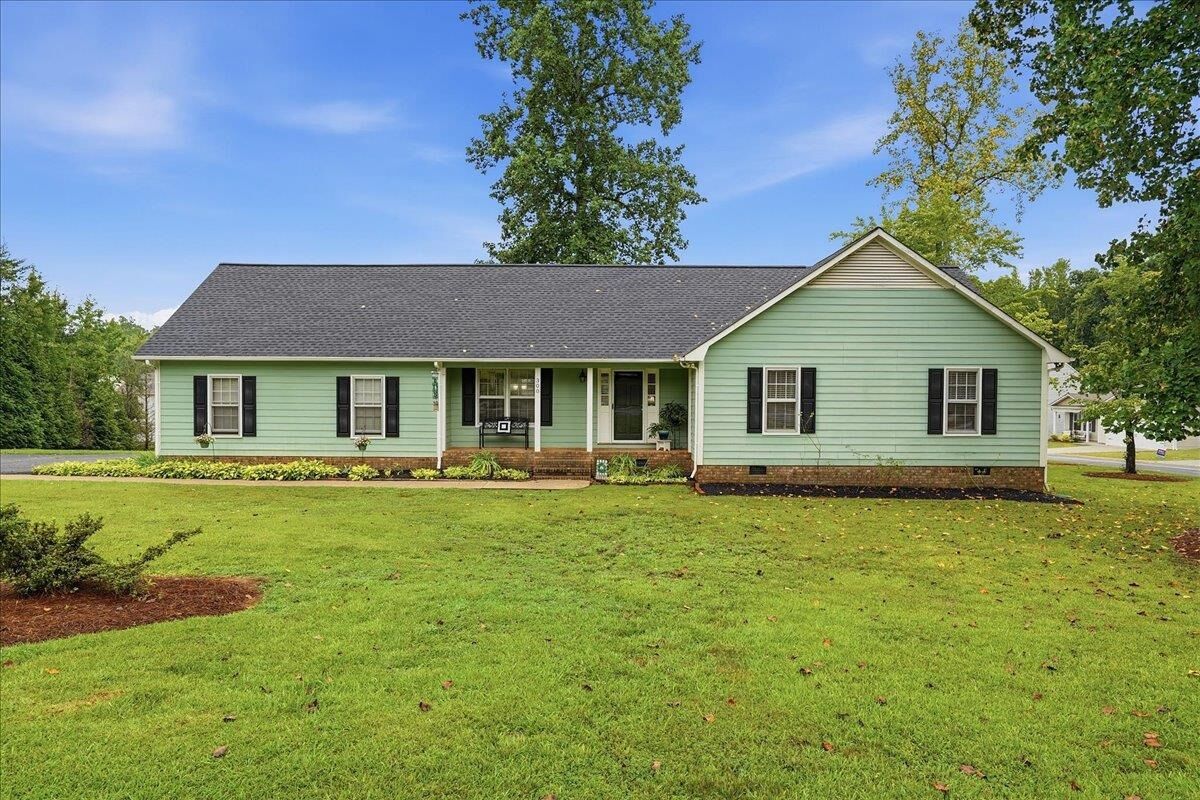 Property Photo:  300 Sundance Way  SC 29302 