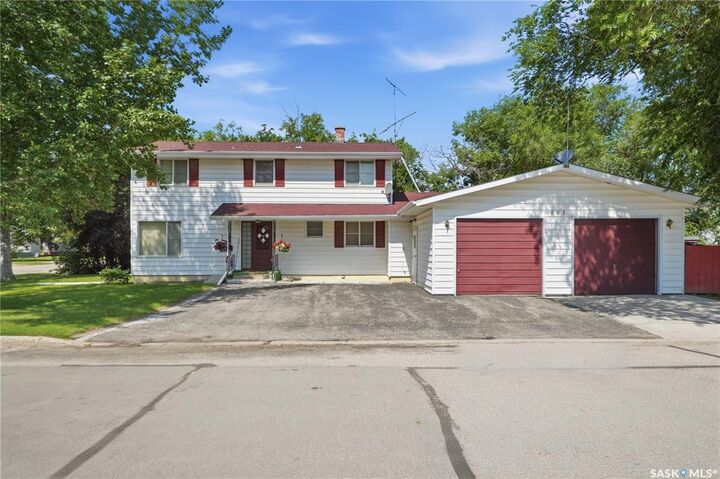 Property Photo: 501 3rd Street E SK S0K 4T0