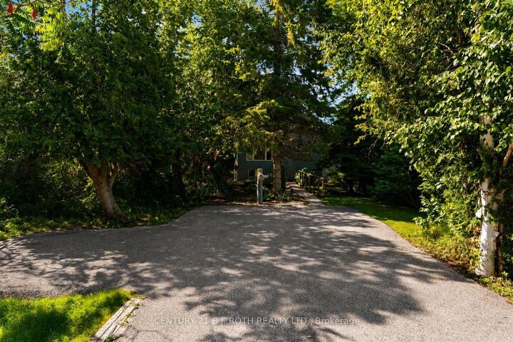 Property Photo:  957 7th Line  ON L9S 4G2 