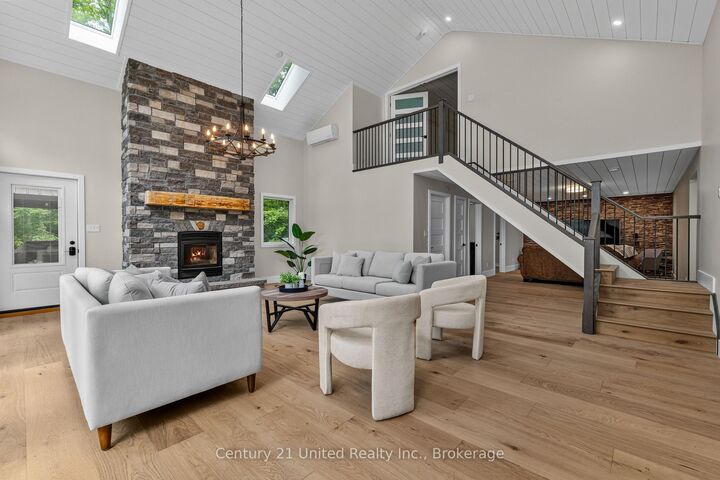 Photo de la propriété:  39 Stockdale Road  ON K9J 6X4 