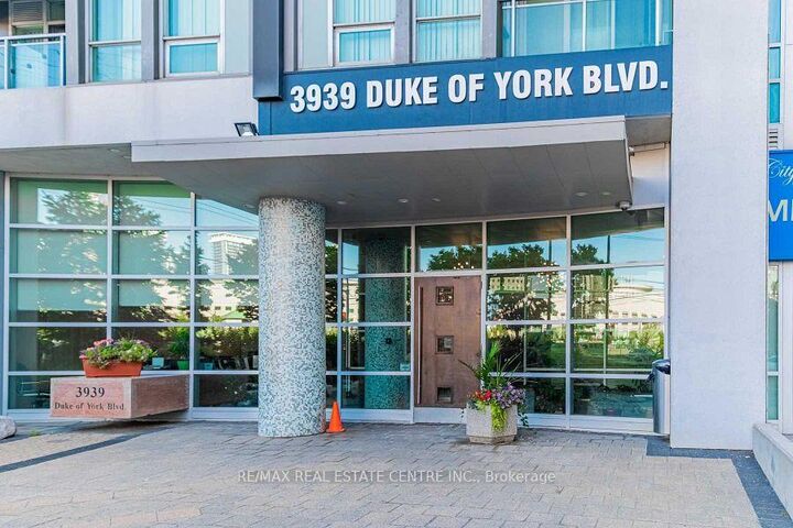 Property Photo:  3939 Duke Of York Boulevard 913  ON L5B 4N2 