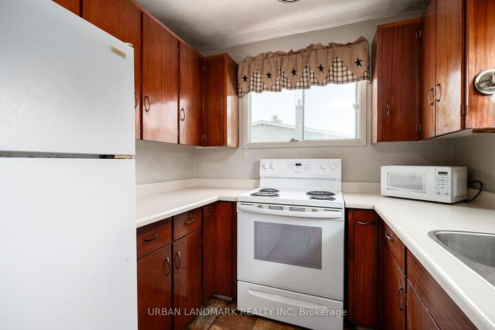 Property Photo: 22 Queen Victoria Street W ON K0K 2K0
