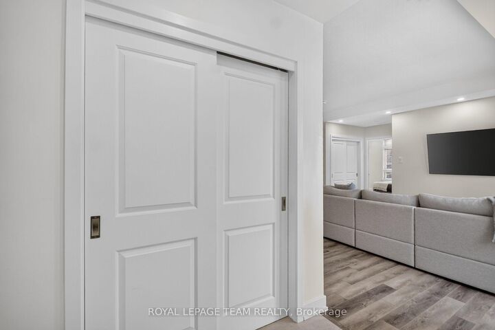 Property Photo:  45 Overberg Way H  ON K2S 2Y4 