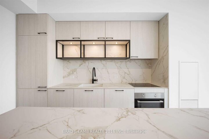 Property Photo: 505 Richmond Street W 717 ON M5V 1Y3