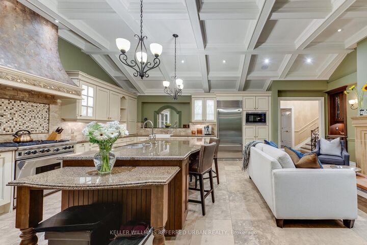 Property Photo:  11 Country Club Drive  ON M9A 3J3 