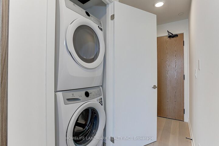 Property Photo: 7950 Bathurst Street B-532 ON L4J 0B8