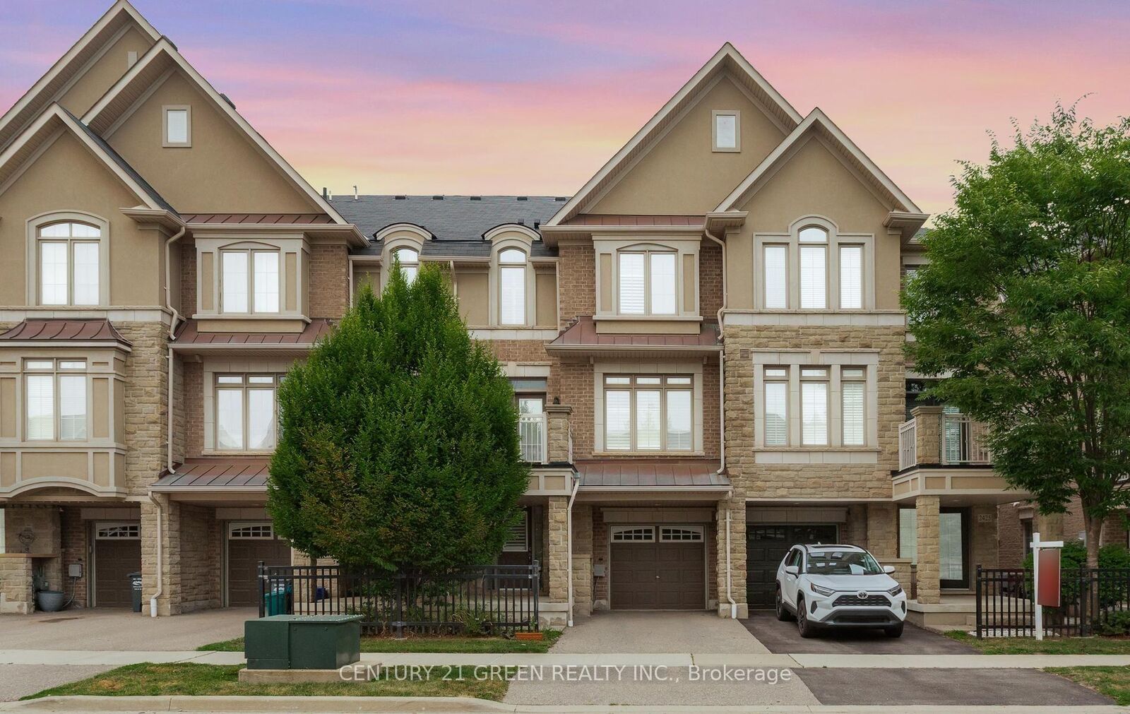 Property Photo: 2427 Greenwich Drive ON L6M 0S4