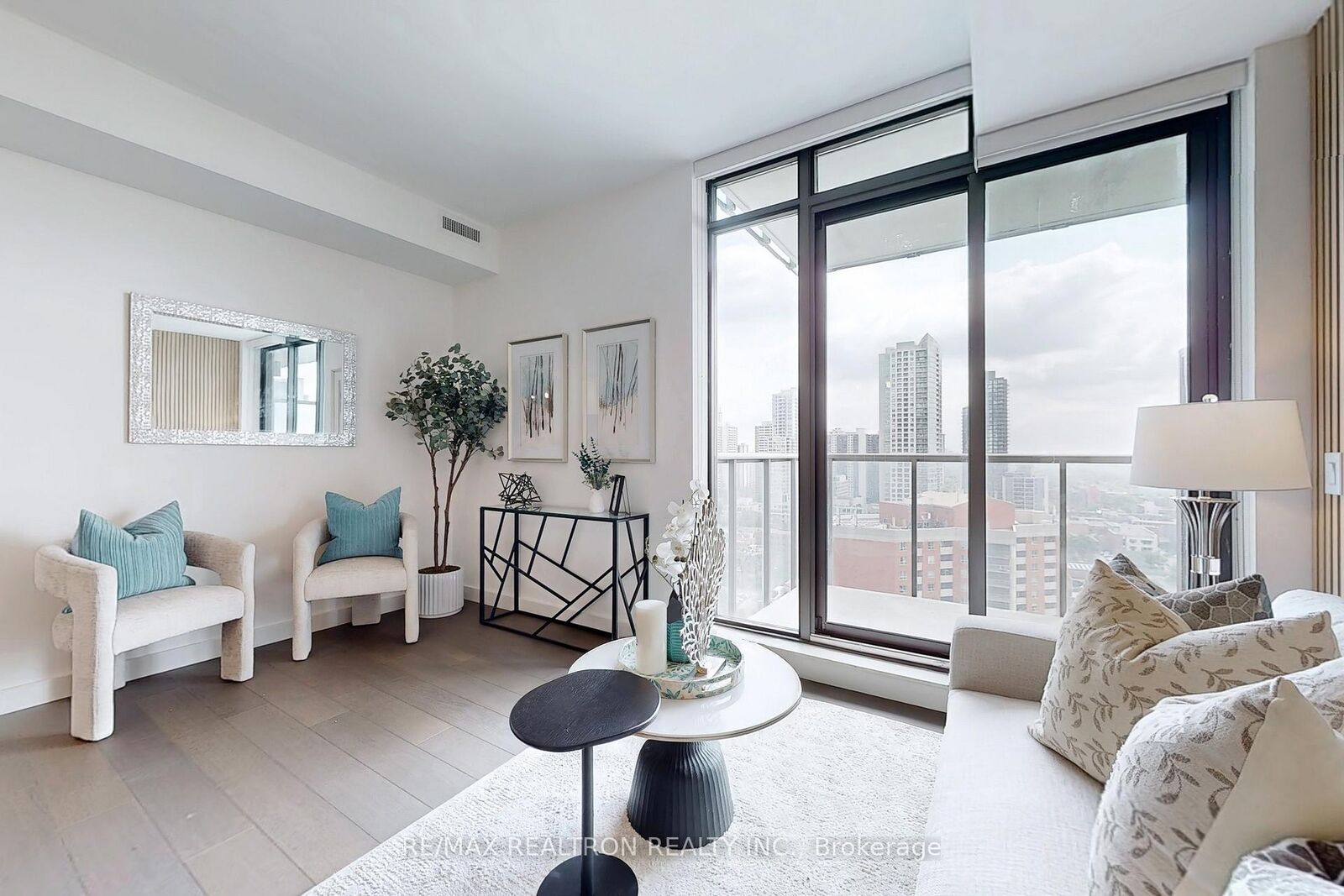 Property Photo: 81 Wellesley Street E 2001 ON M4Y 1H8