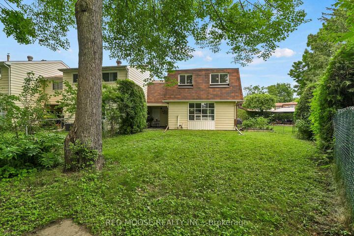 Property Photo:  67 Valewood Crescent  ON K1B 4G1 