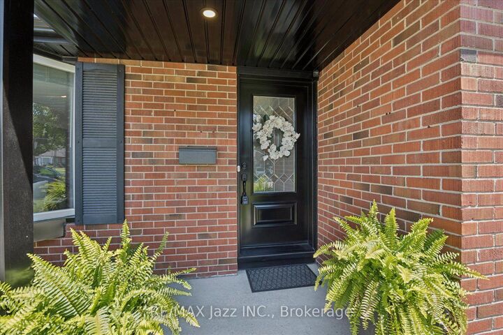 Property Photo:  793 Grierson Street  ON L1G 5J8 