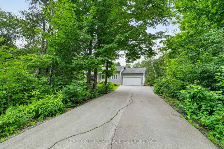 Property Photo:  18972 Kenyon Conc Rd 3 Road  ON K0C 1B0 