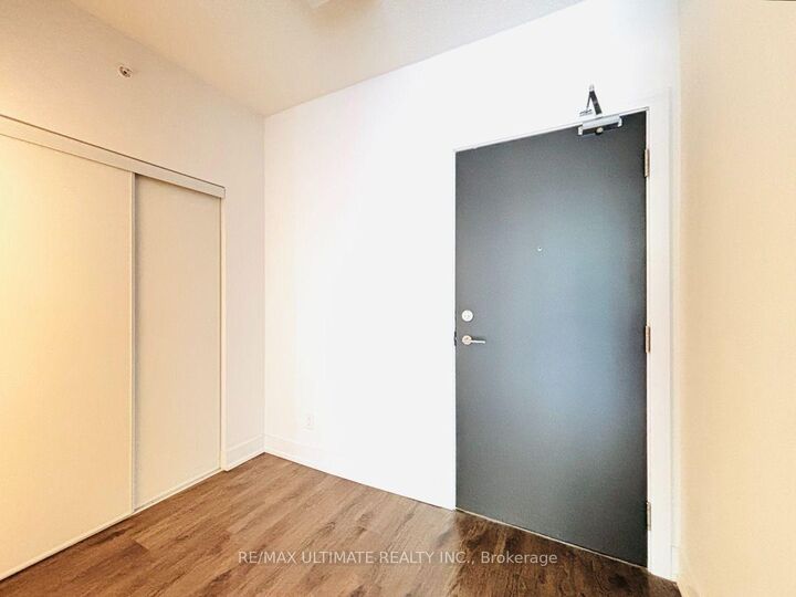 Property Photo:  68 Merton Street 803  ON M4S 0A7 