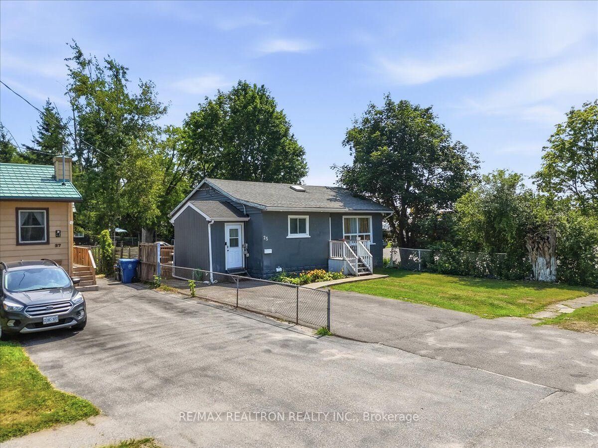 Property Photo: 25 Simcoe Street ON L3W 1G5