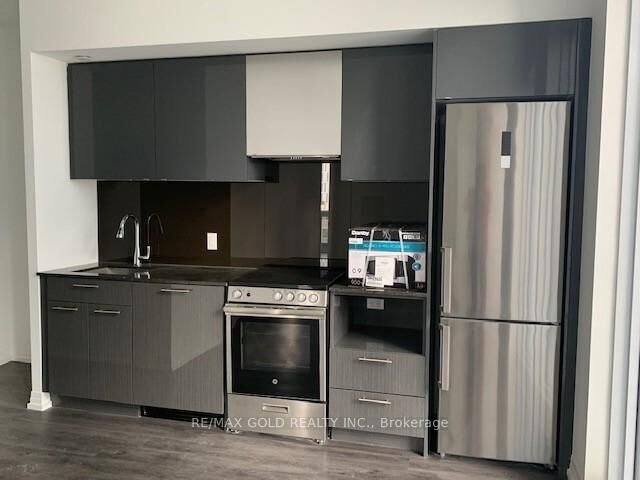 Property Photo:  251 Jarvis Street 1920  ON M5B 0C3 