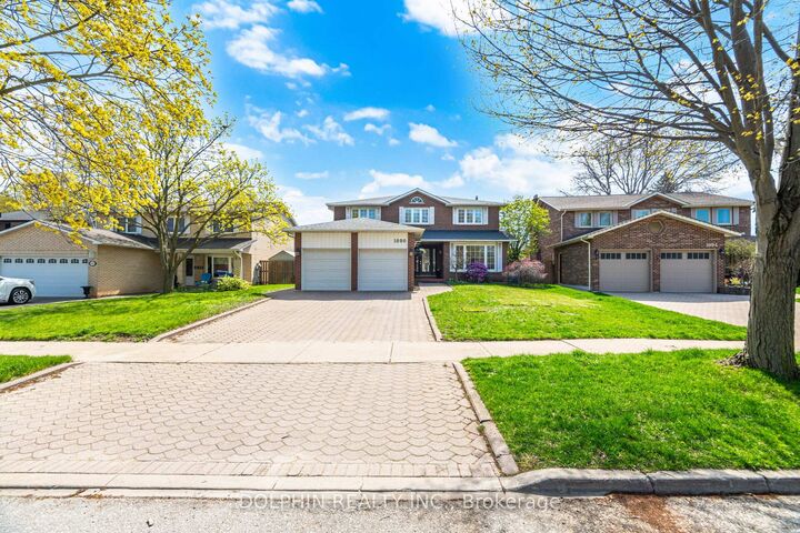 Property Photo: 1090 Vanier Drive ON L5H 3X1