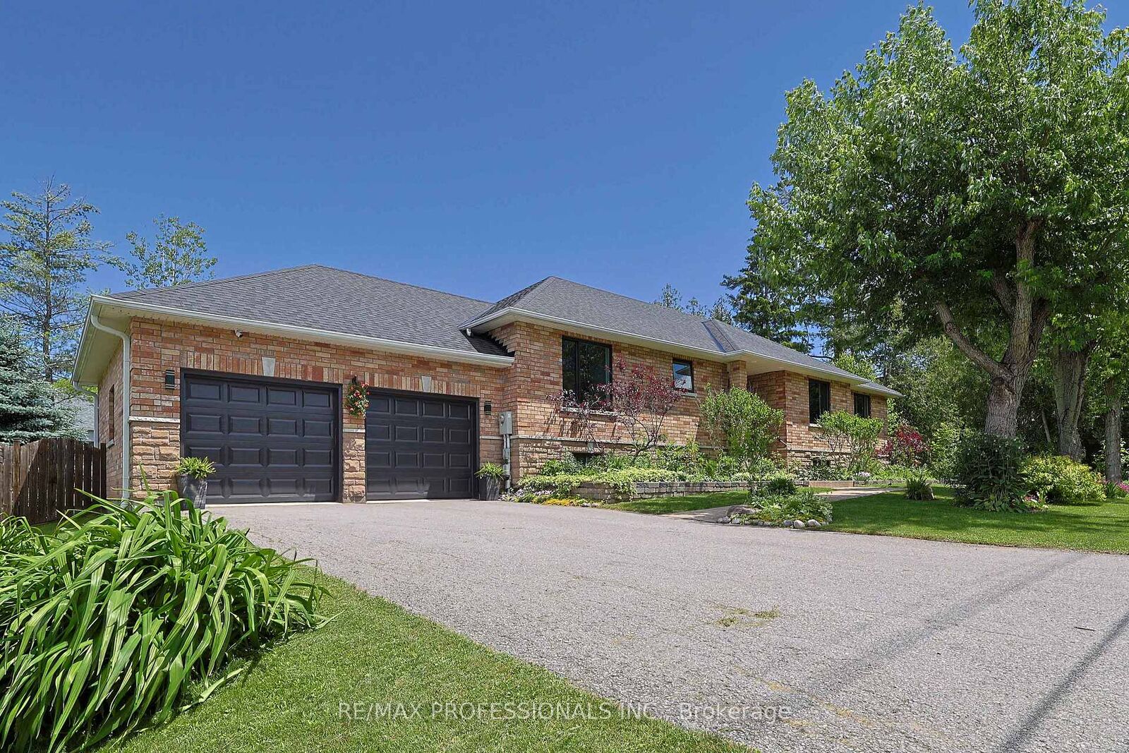 Property Photo: 101 Maple Avenue ON L0E 1R0