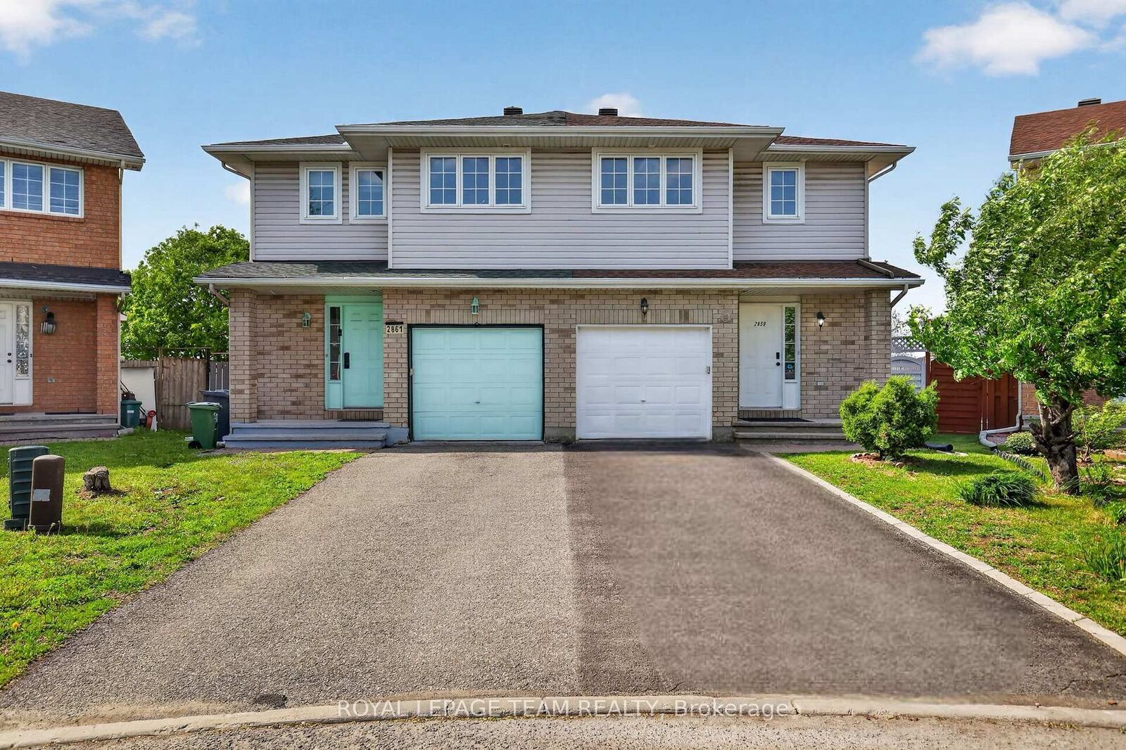 Property Photo: 2859 Millstream Way ON K1T 4A3