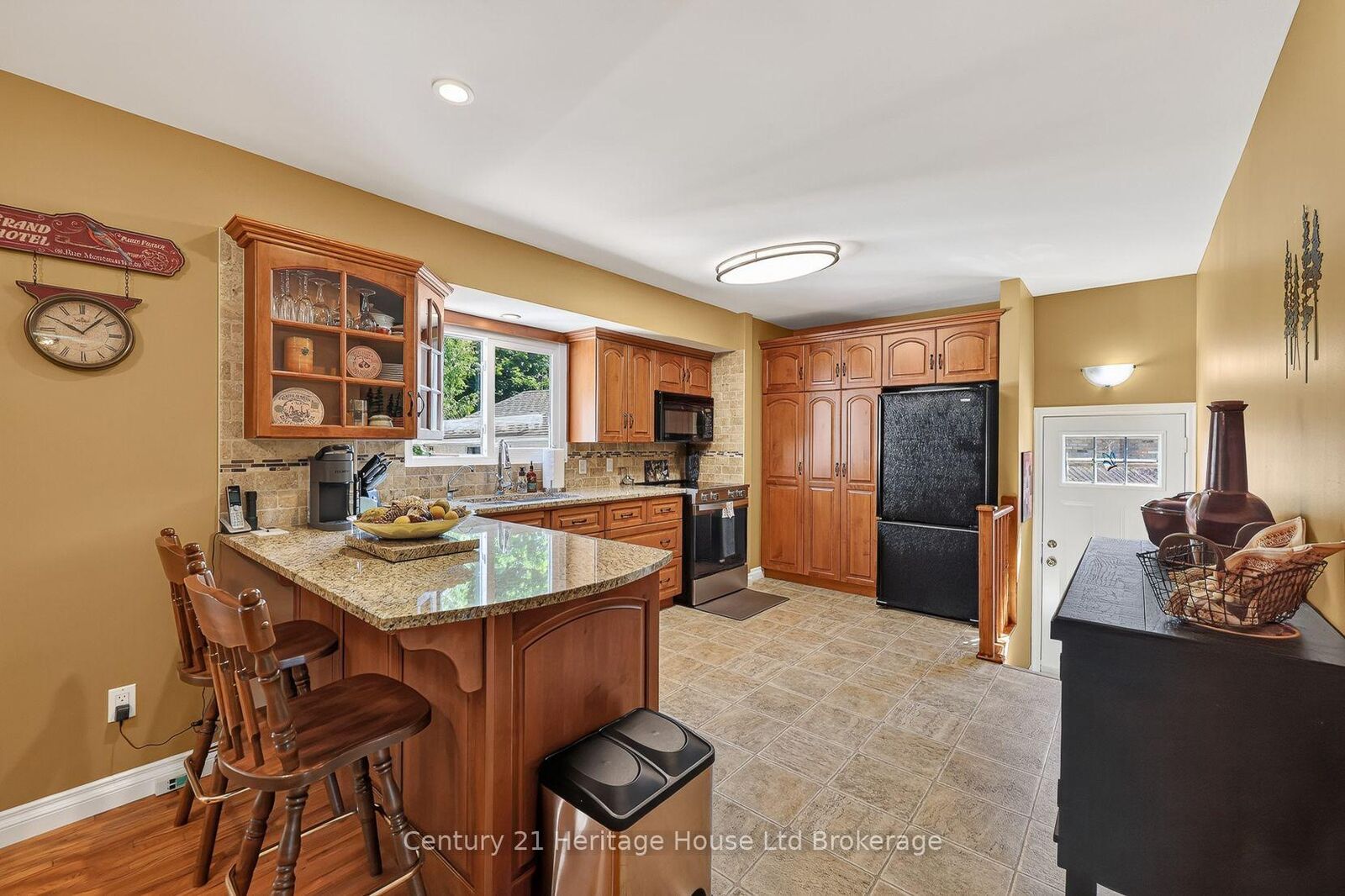Property Photo:  803 Gladstone Drive  ON N4S 5T3 