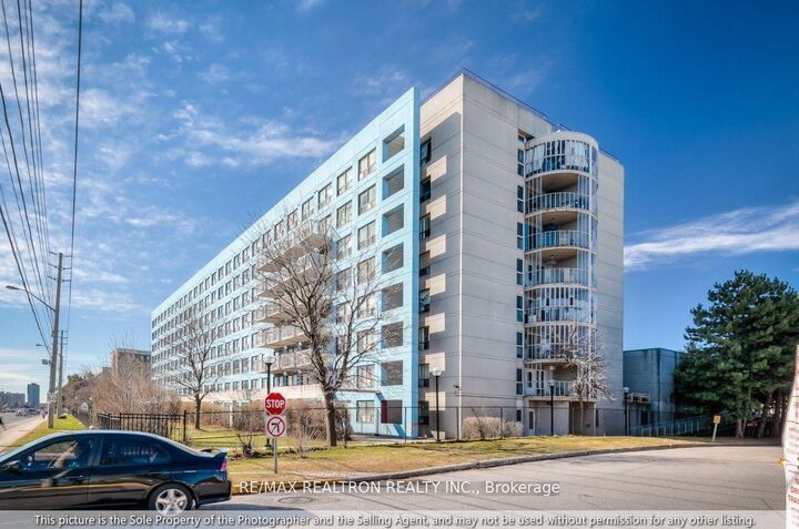 39 Kimbercroft Court 105 — photo 1