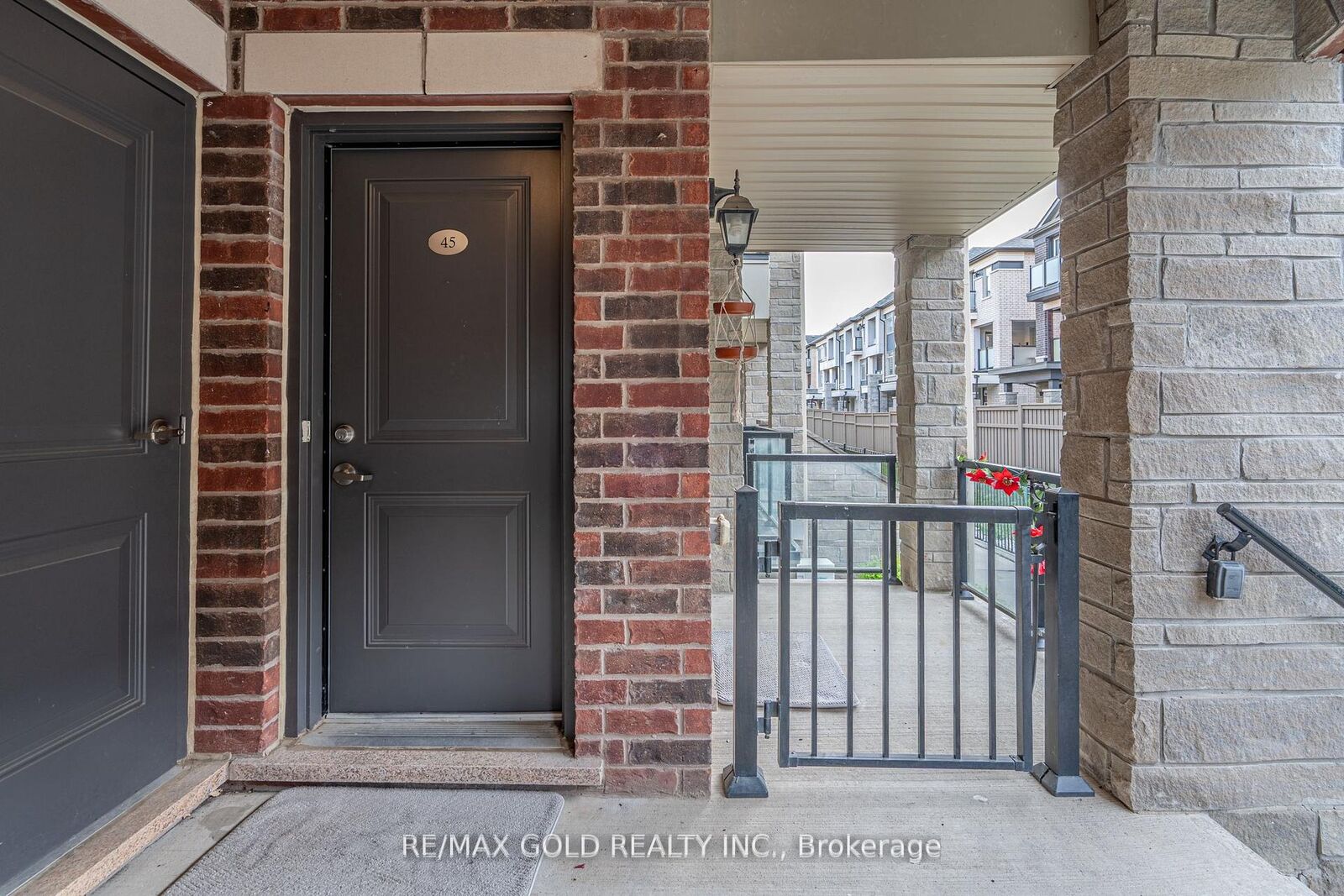 Photo de la propriété:  200 Veterans Drive 45  ON L7A 4S6 