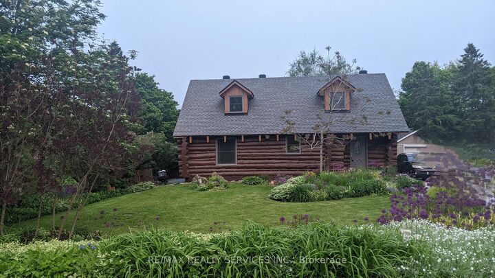 9 Orangeville Street — photo 1