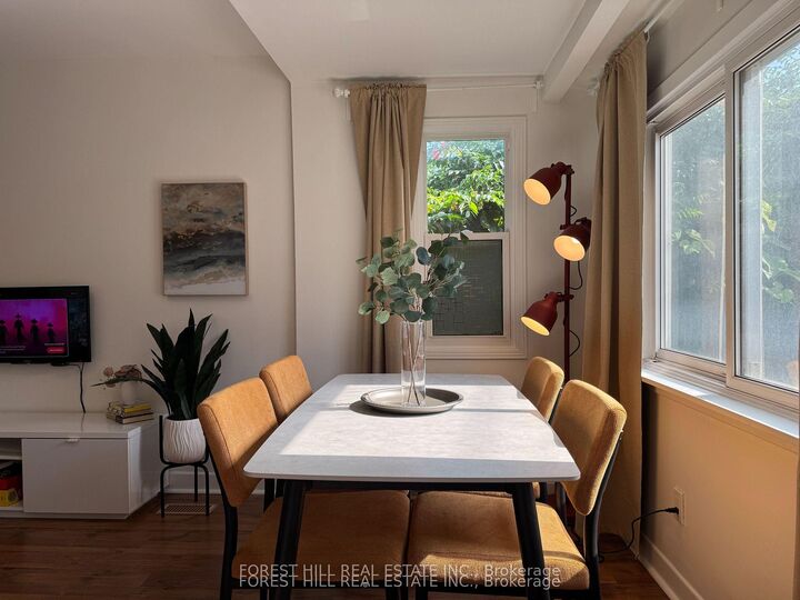 Property Photo:  325 Westmoreland Avenue N  ON M6H 3A6 