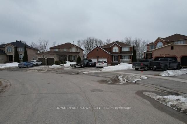 Property Photo: 43 Carley Crescent ON L4N 0M8