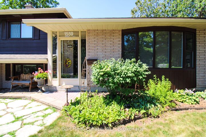 Property Photo: 1559 Westbrook Drive ON K9J 6R6