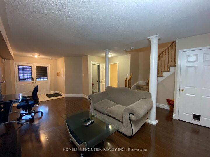 Property Photo:  40 Stirrup Court  ON L6X 4Y1 