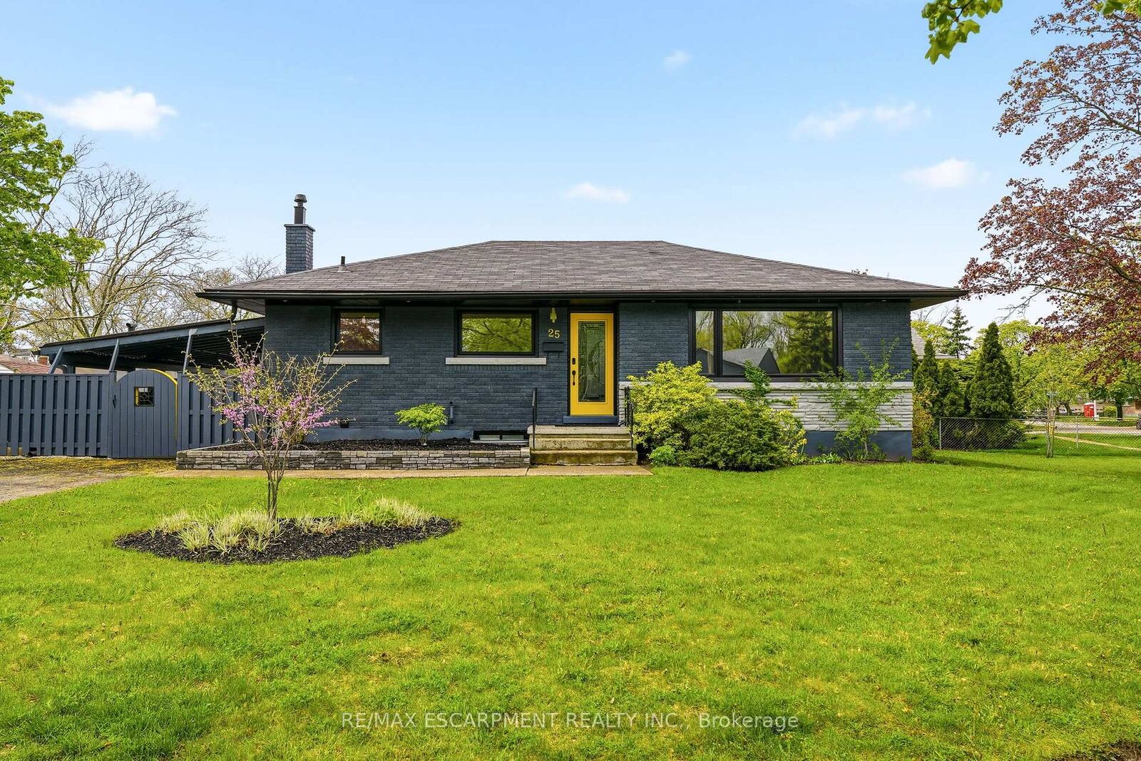 Property Photo: 25 Briarsdale Drive ON L2T 2Z4