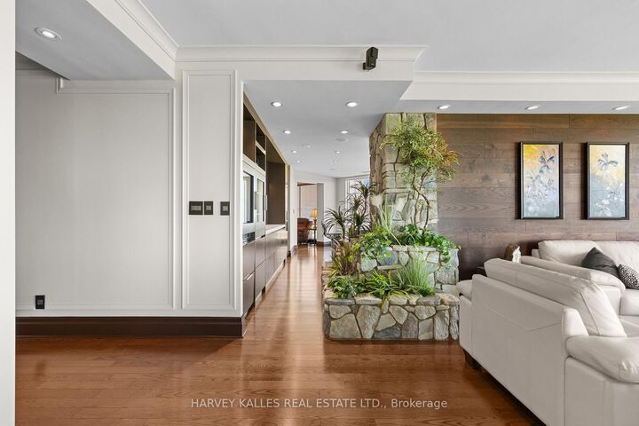 300 Bloor Street E 2701 — photo 1
