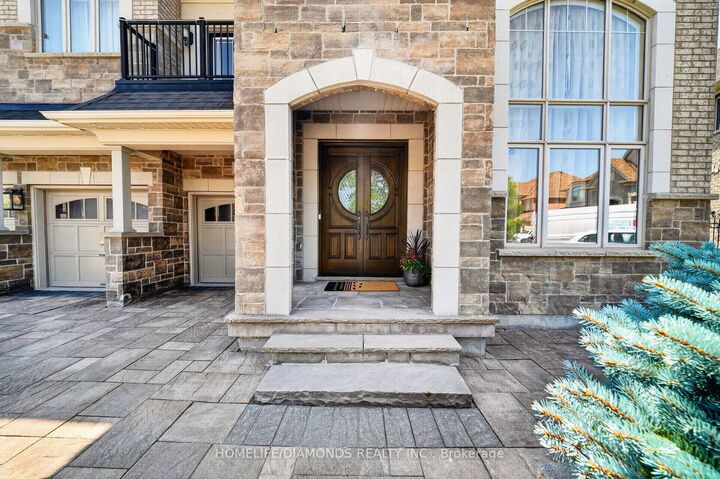 Property Photo: 115 Latania Boulevard ON L6P 2Z2